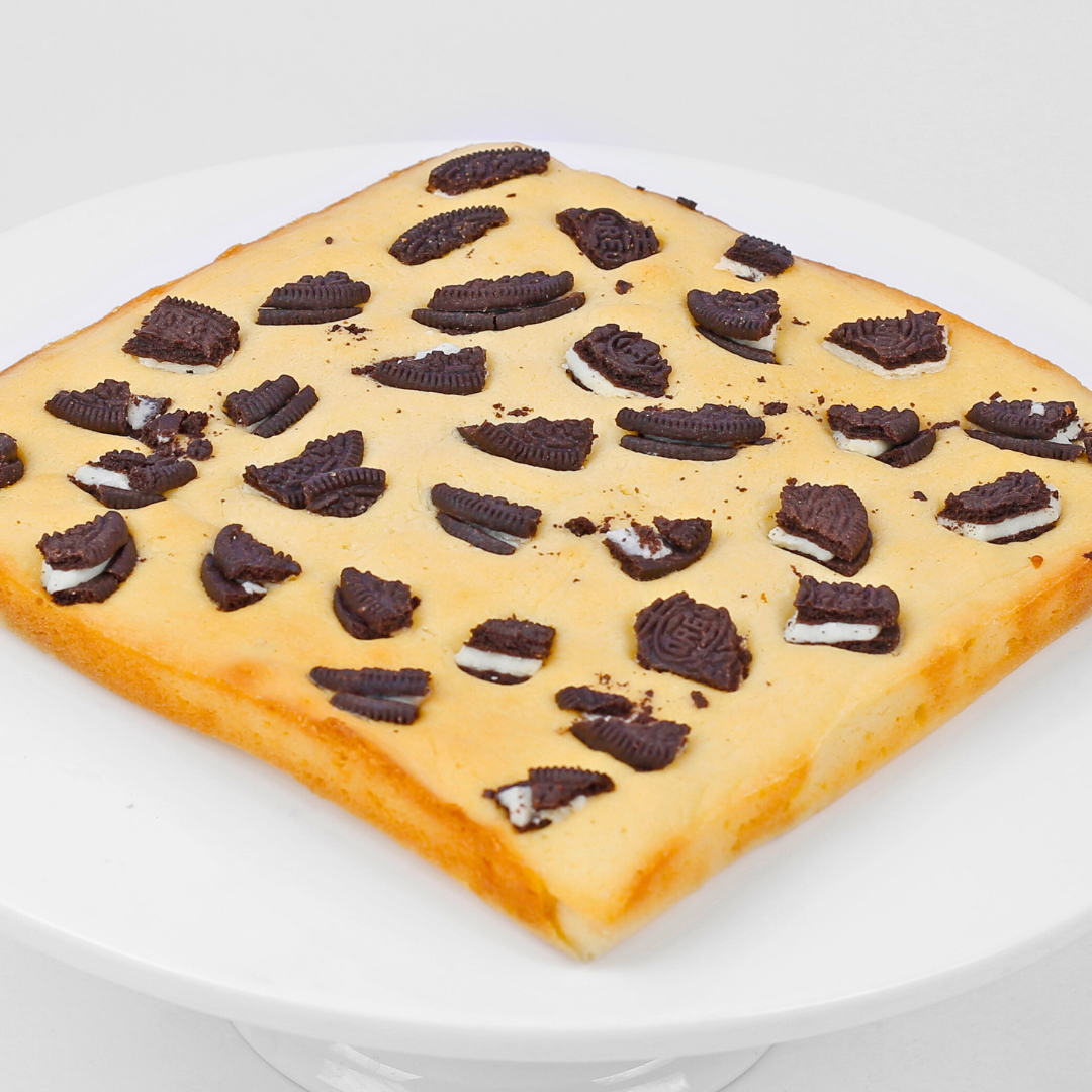 Cookies & Cream Blondies - Slab Brownie Darling